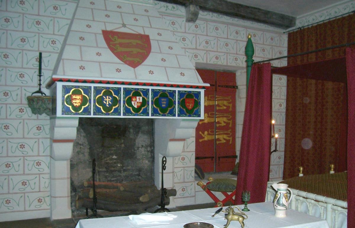 image shows: Bedchamber of Edward 1<sup>st</sup> in the Tower of London
