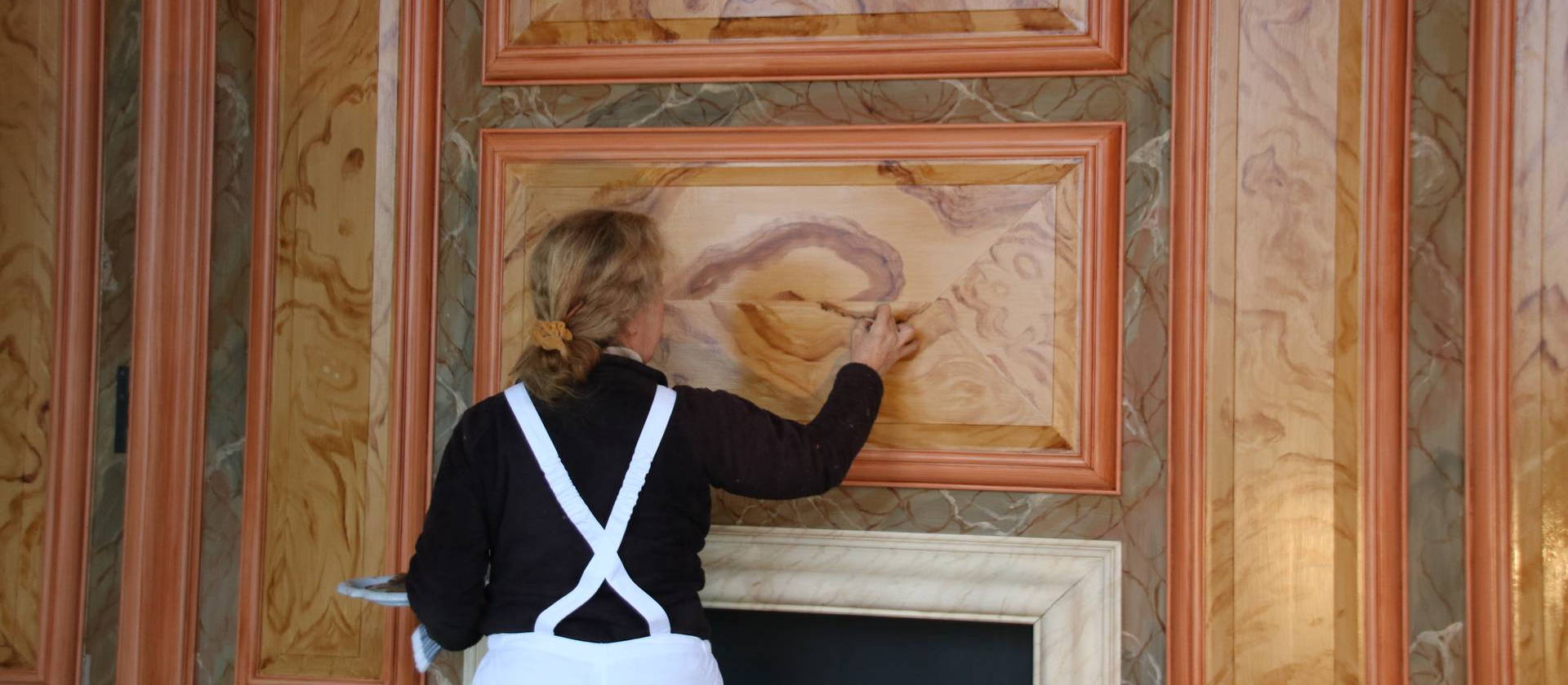 Click in the image of Image of Recreating 17th Century Walnut Woodgraining. to view at higher resolution.